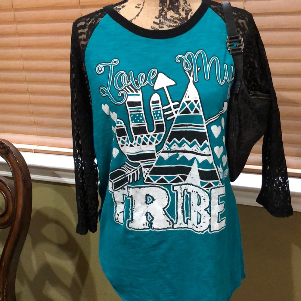 Three-quarter length sleeve tee  With lace sleeves